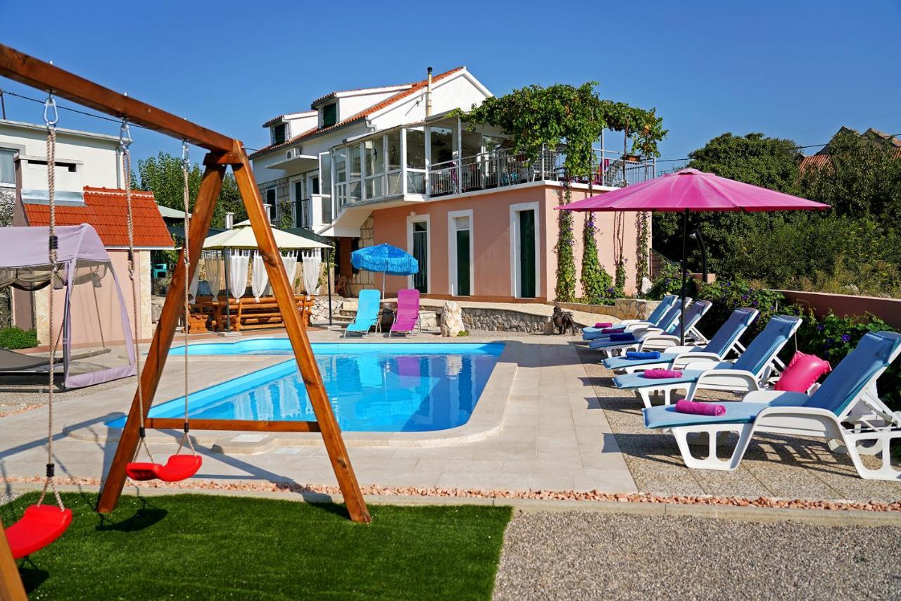 Holiday Home Perunika Zezevica Exterior photo