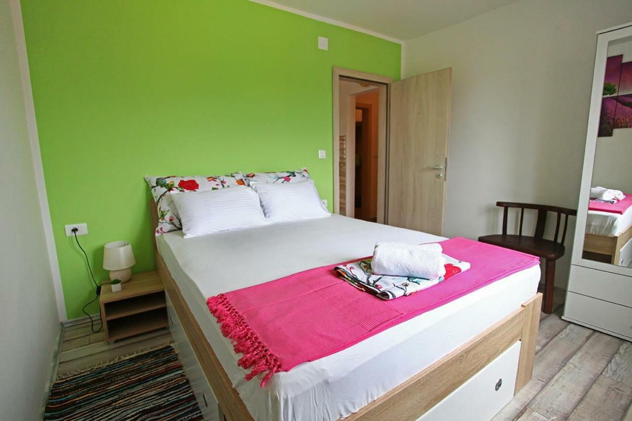 Holiday Home Perunika Zezevica Exterior photo