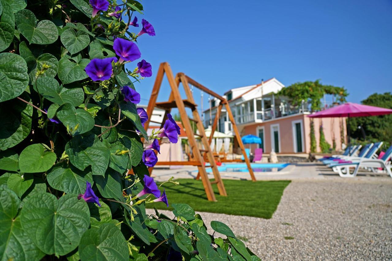 Holiday Home Perunika Zezevica Exterior photo